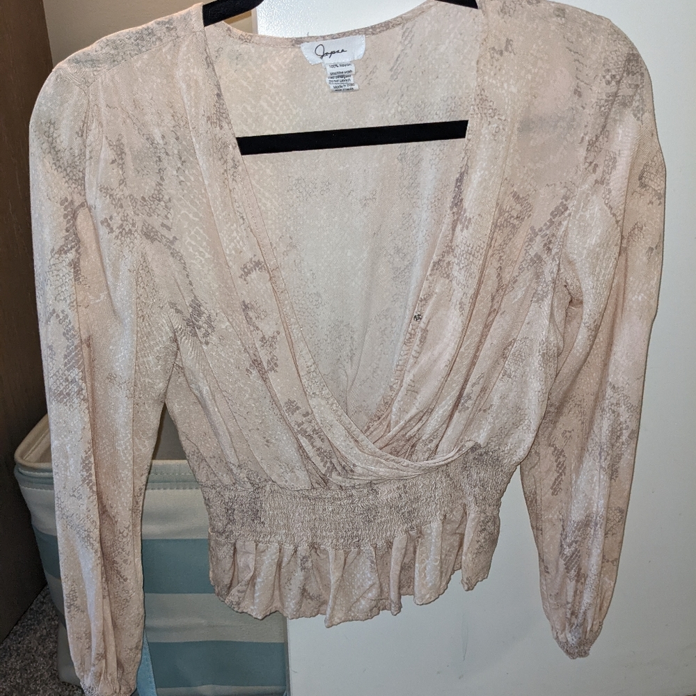Women's crop blouse